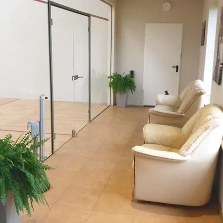埃尔贝尼旅馆 *